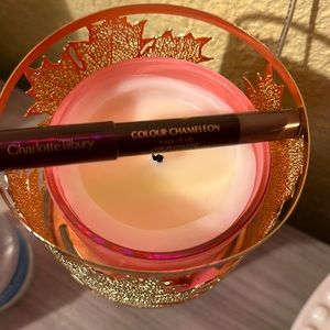 Charlotte Tilbury  Cameleon eyeshadow sticks in Golden Quartz